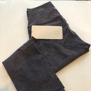 NWT Lululemon Wunder Under Crop HR SZ 6